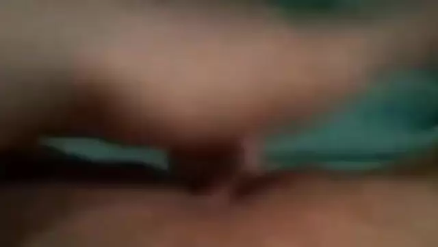 Ozbek ayolining barmoqlaridan orgazm olishi